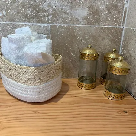 Le Cabanon De Val Bed & Breakfast