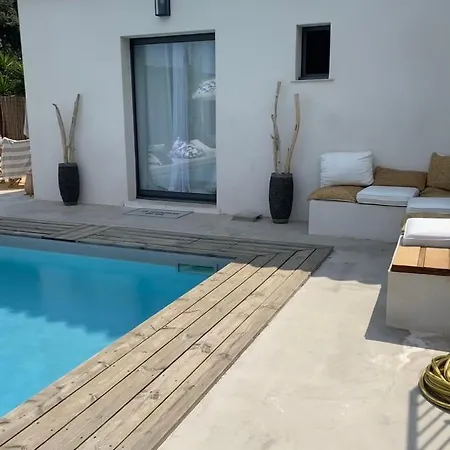Le Cabanon De Val Bed & Breakfast